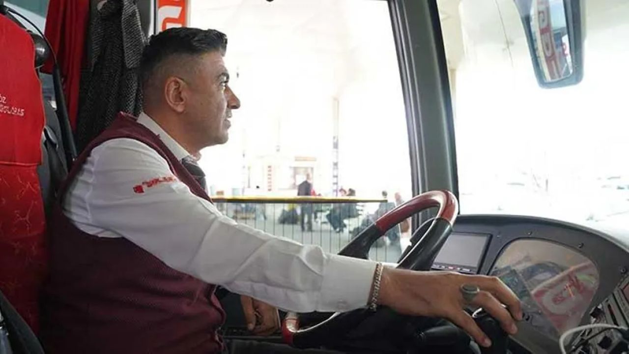 Otobüs yolculuğunda yolculara çiğ köfte ikram edildi