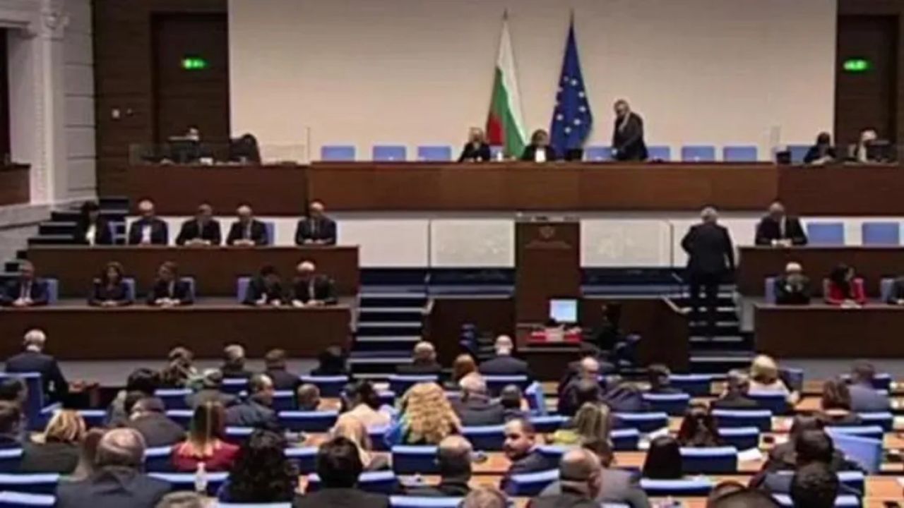 Bulgaristan'da yeni hükümet göreve başladı