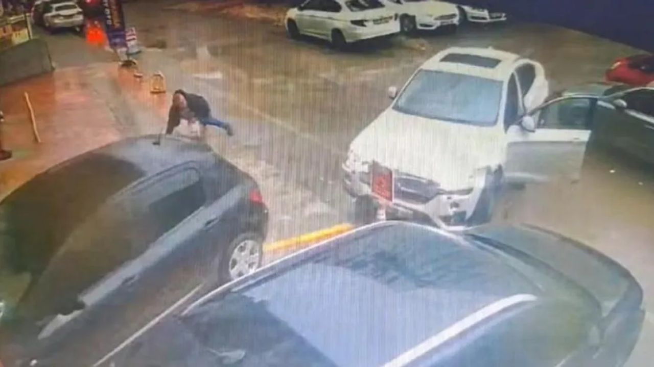Samsun'da lüks araç kazası: Acil servise daldı