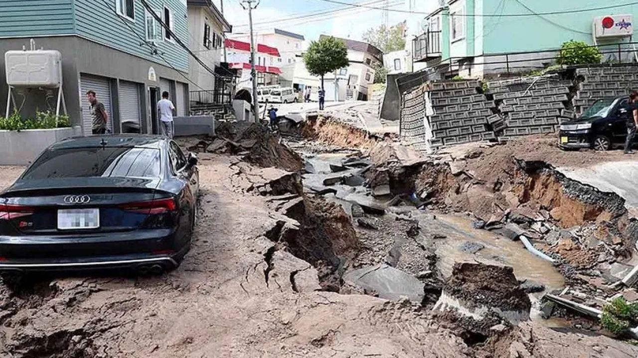 Japonya'da beklenen mega depremin tarihi açıklandı