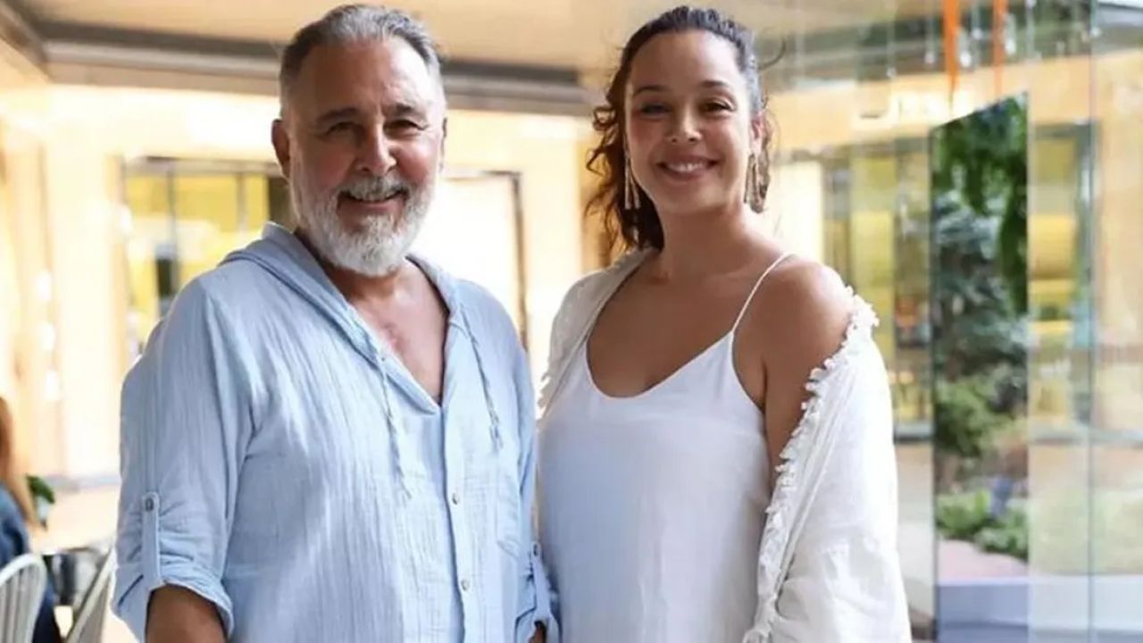 Azra Akın'ın tiyatrodaki zorlu dönemi