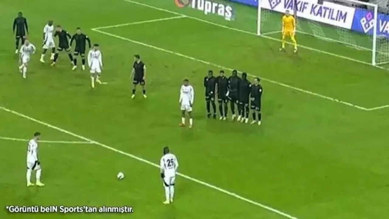 Beşiktaş-Samsunspor maçında tartışmalı hakem kararları öne çıktı