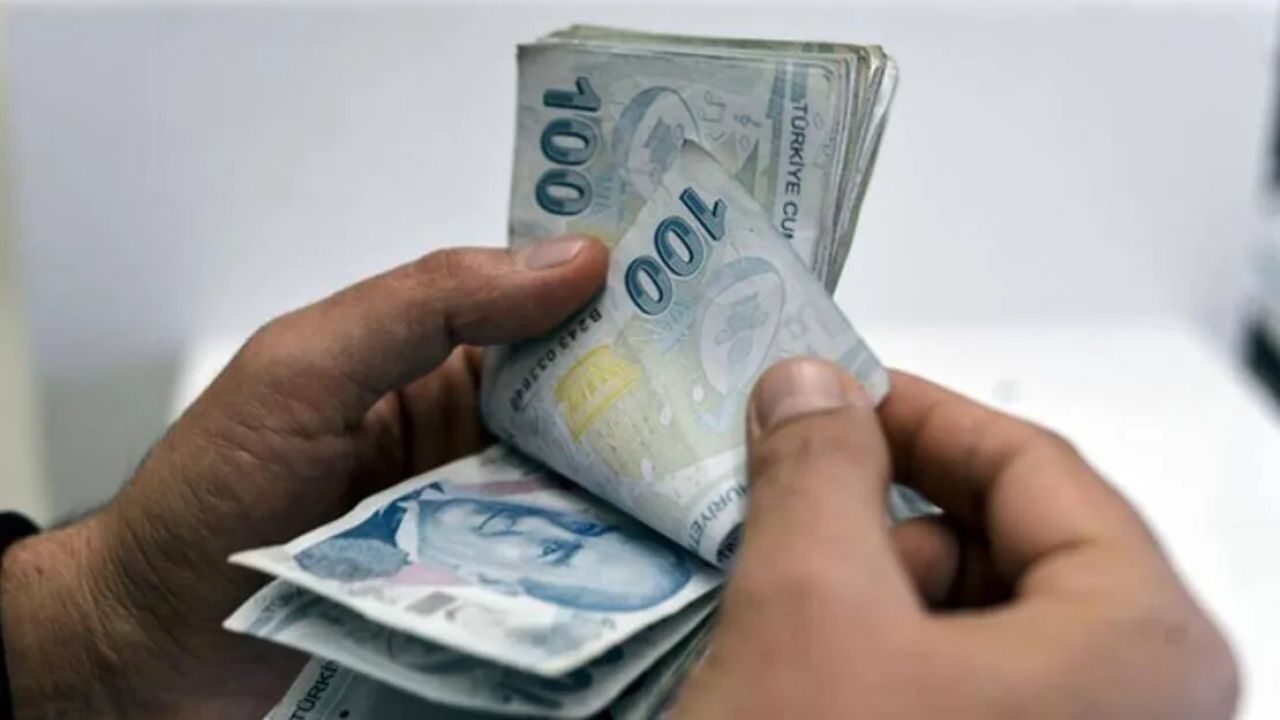 Emekli maaşlarına zam ödeme tarihi belli oldu