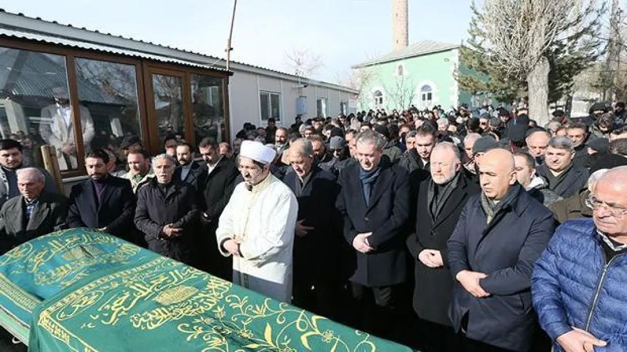 Tuncer Bakırhan'ın babası Kars'ta toprağa verildi