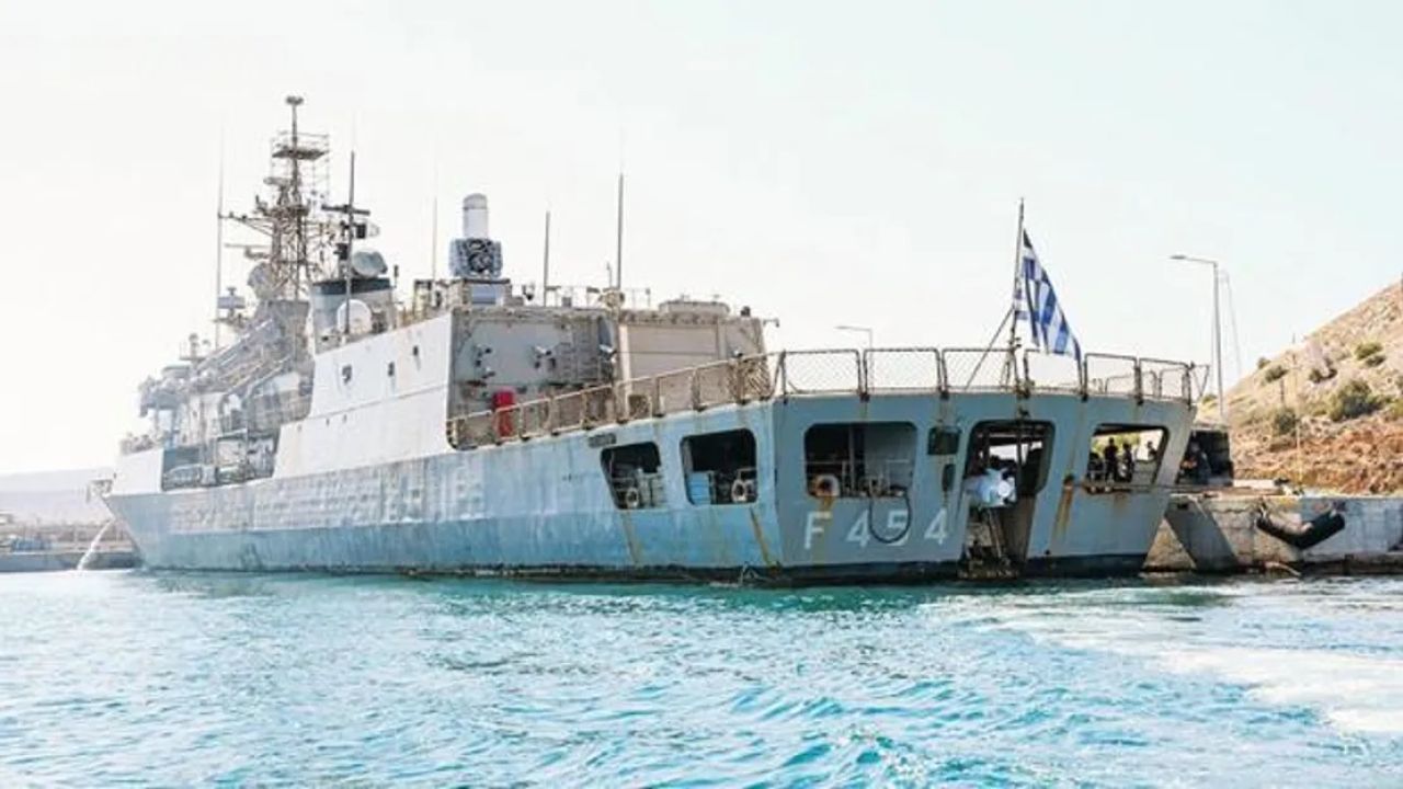 Yunanistan Ege'de menzilli füze planı yapıyor