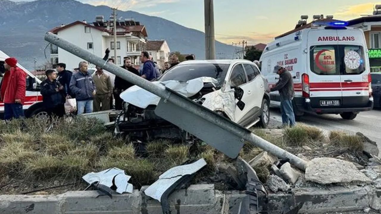 Kargo aracı ile otomobilin çarpışması sonucu 5 kişi yaralandı