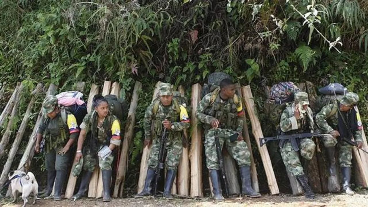 Kolombiya'da Eski FARC Grupları Arasında Çatışma Çıktı