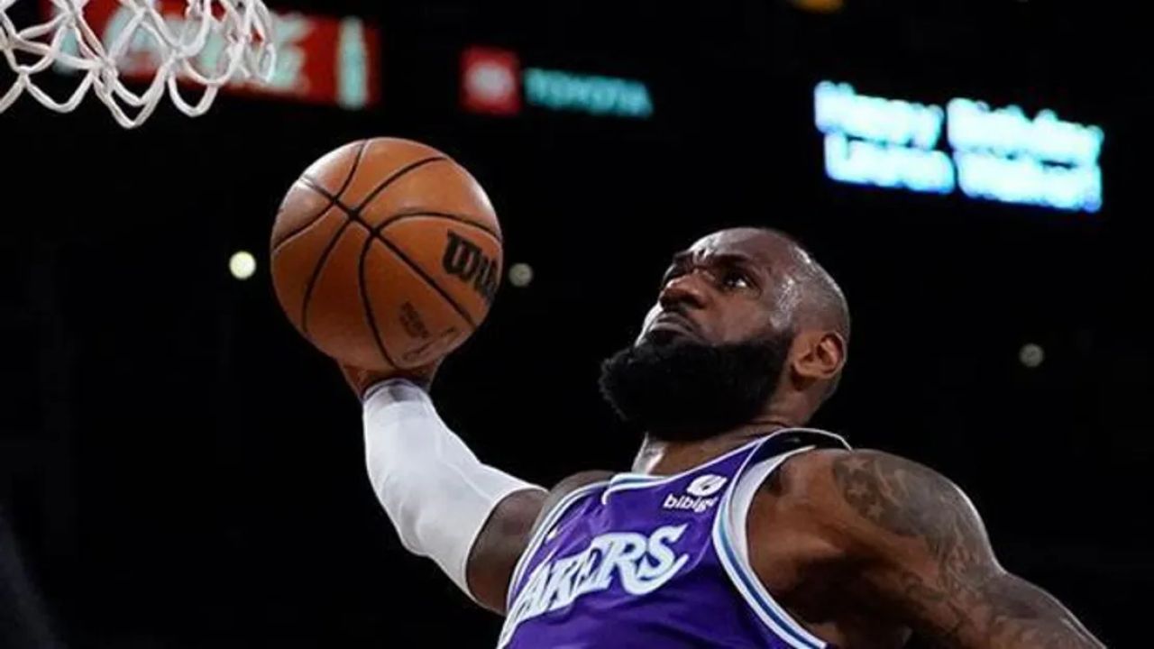 Lakers zaferine ulaşırken LeBron tarih yazdı