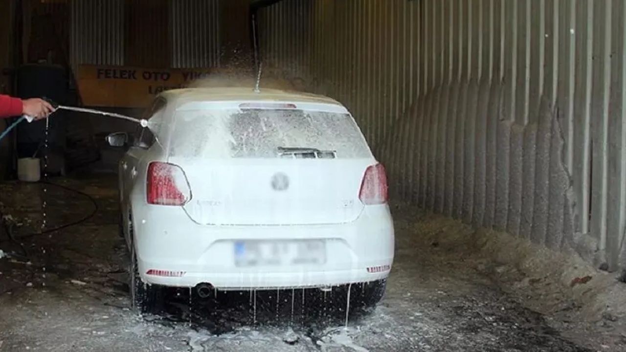 Oto yıkama fiyatları bin liraya dayandı