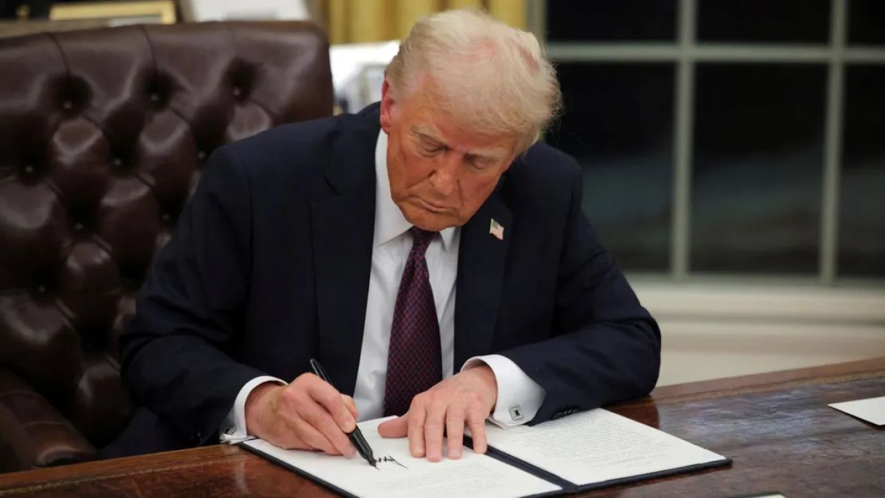 Trump, ABD'ye mülteci kabulünü durdurdu