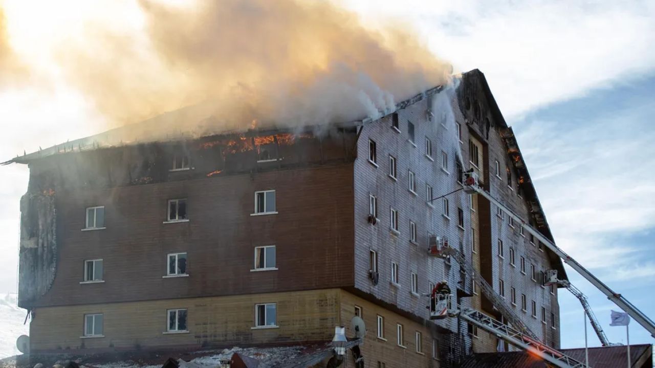 Kartalkaya'da bir otel yıkılacak