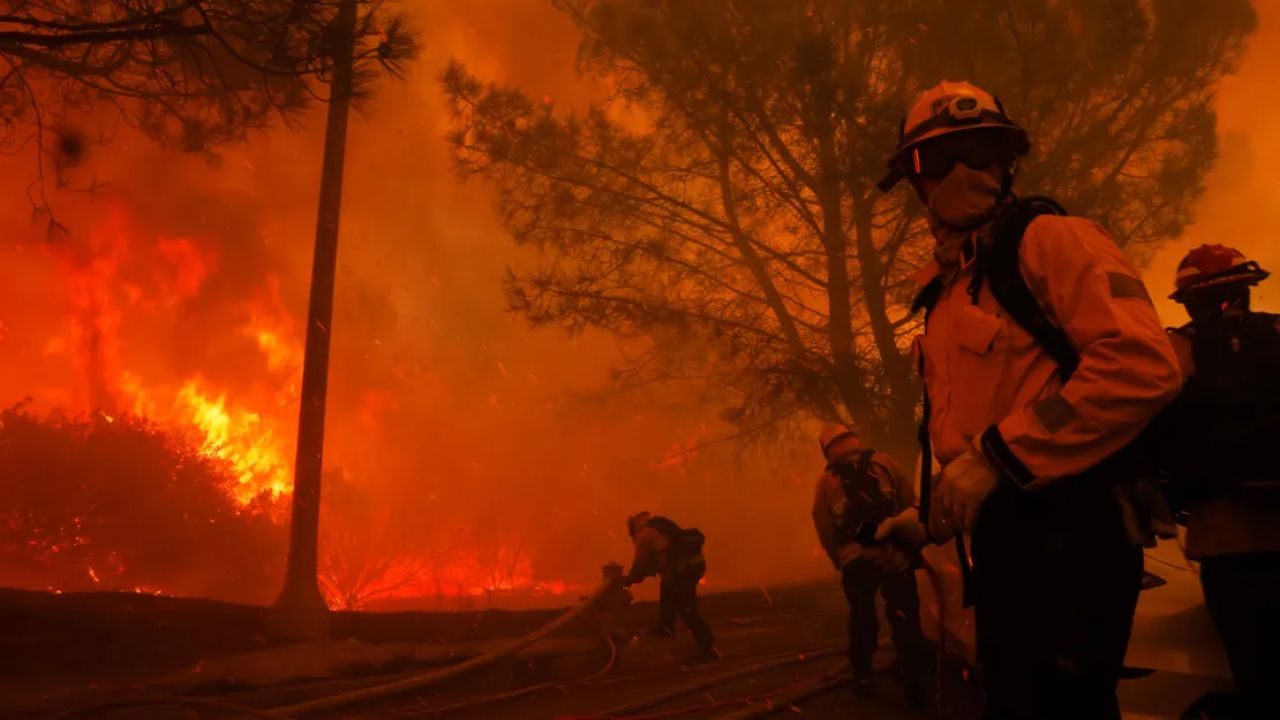 Los Angeles'ta büyük yangın alarmı