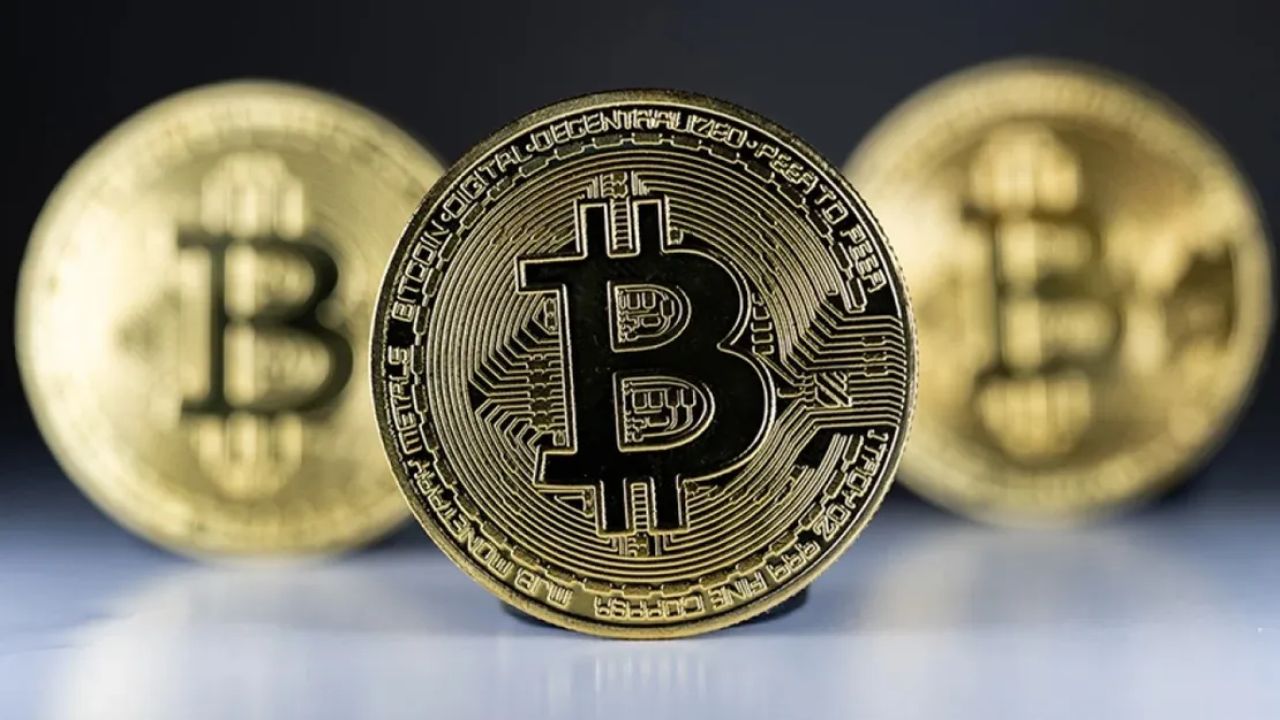 BlackRock CEO'su Bitcoin için 700 bin dolar tahmininde bulundu
