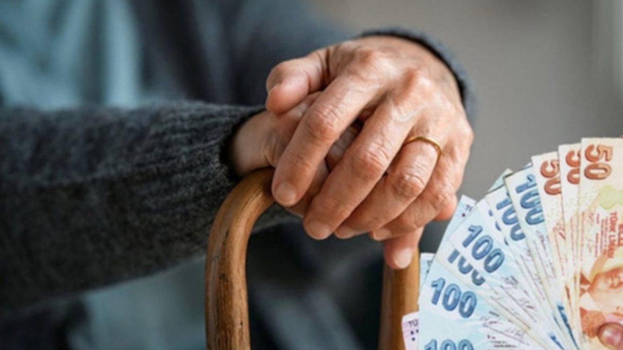 Ek ödeme almak isteyen emeklilere müjde var! Ay sonuna kadar EK ödeme başvurusu devam edecek!