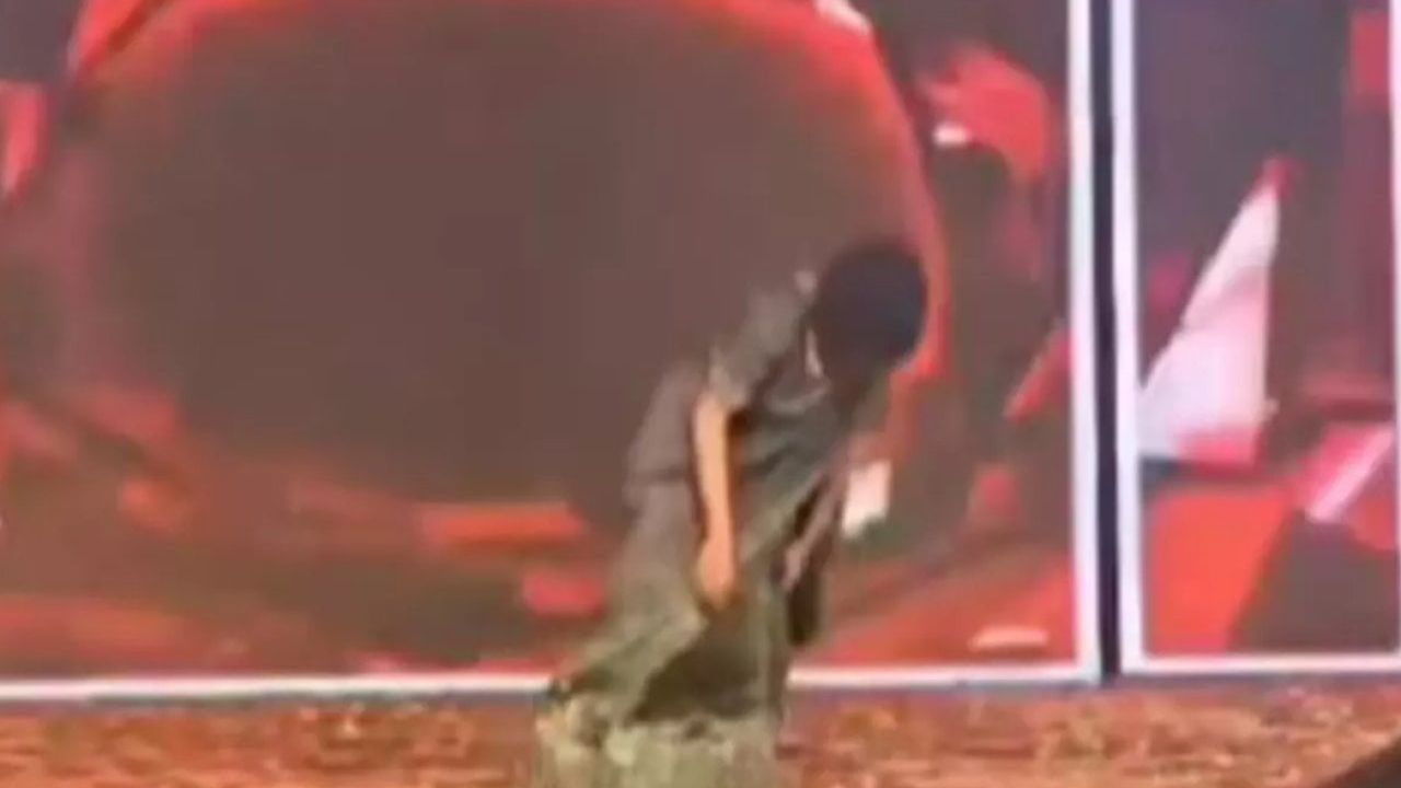 Düğünde dans edilirken yaşanan trajik ölüm kameraya yansıdı