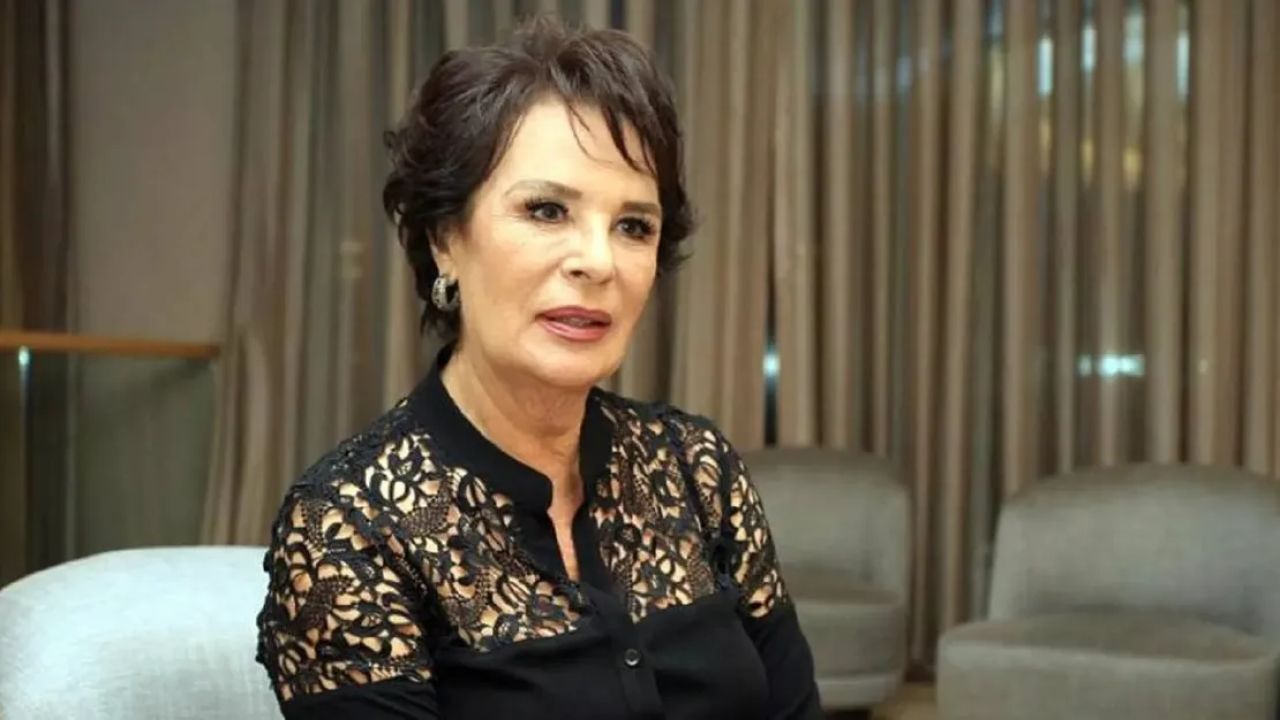 Hülya Koçyiğit AVM'de kaza geçirdi