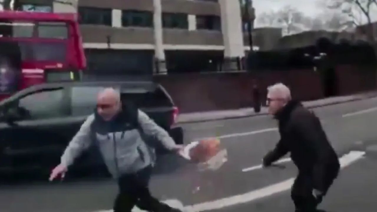 Londra'da Türk Konsolosluğu önünde yapılan provokatif eylem