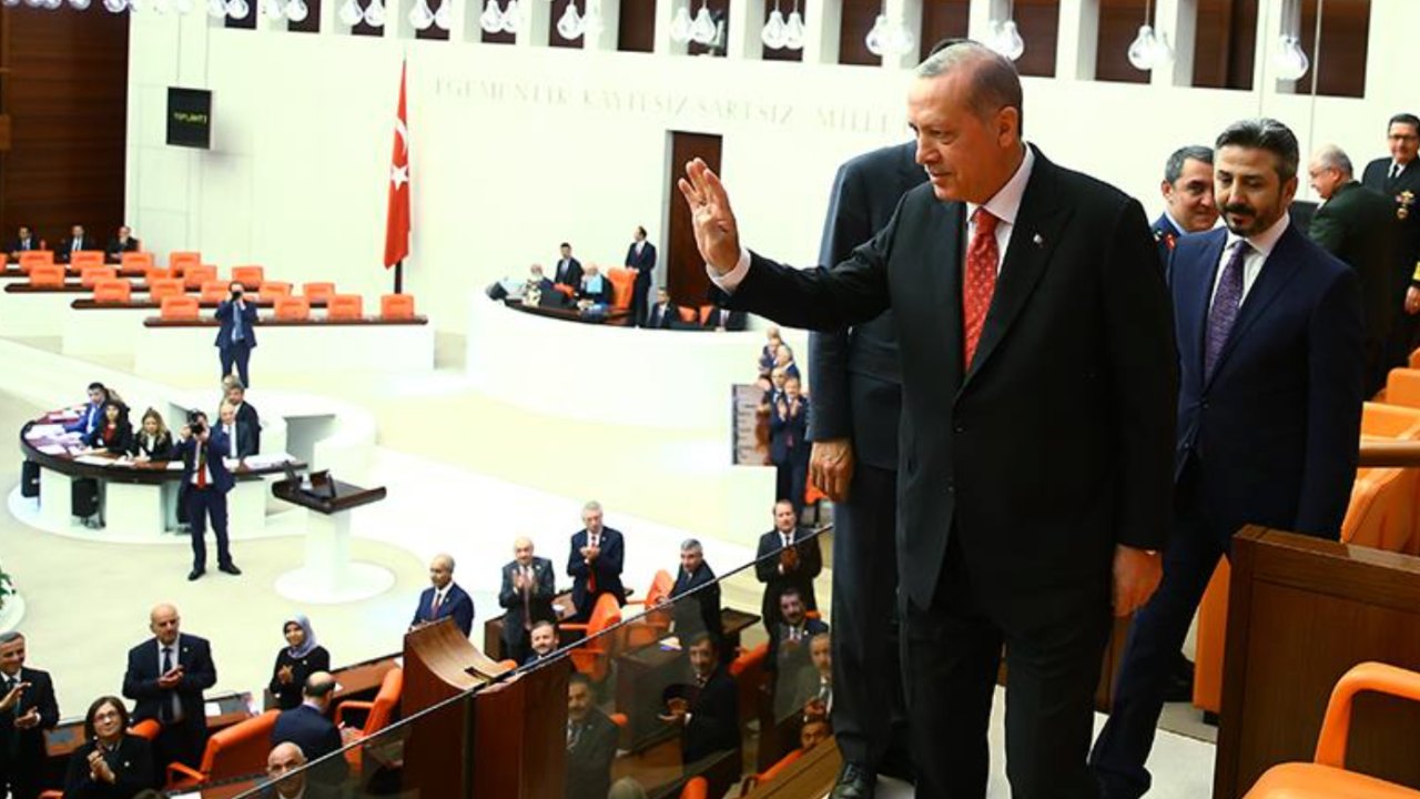 İKİNCİ EYT GELİYOR! 44 ve 55 Yaş Aralığı, Belirtilen Şartları Sağlıyorsa; Emekli Olabilecek