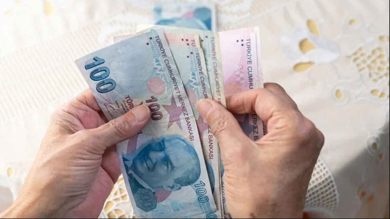 Emekliye Ek Ödeme Tablosu Oluştu! 2025 Yılında Emekliye 1.226 TL’lik Ek Zam!