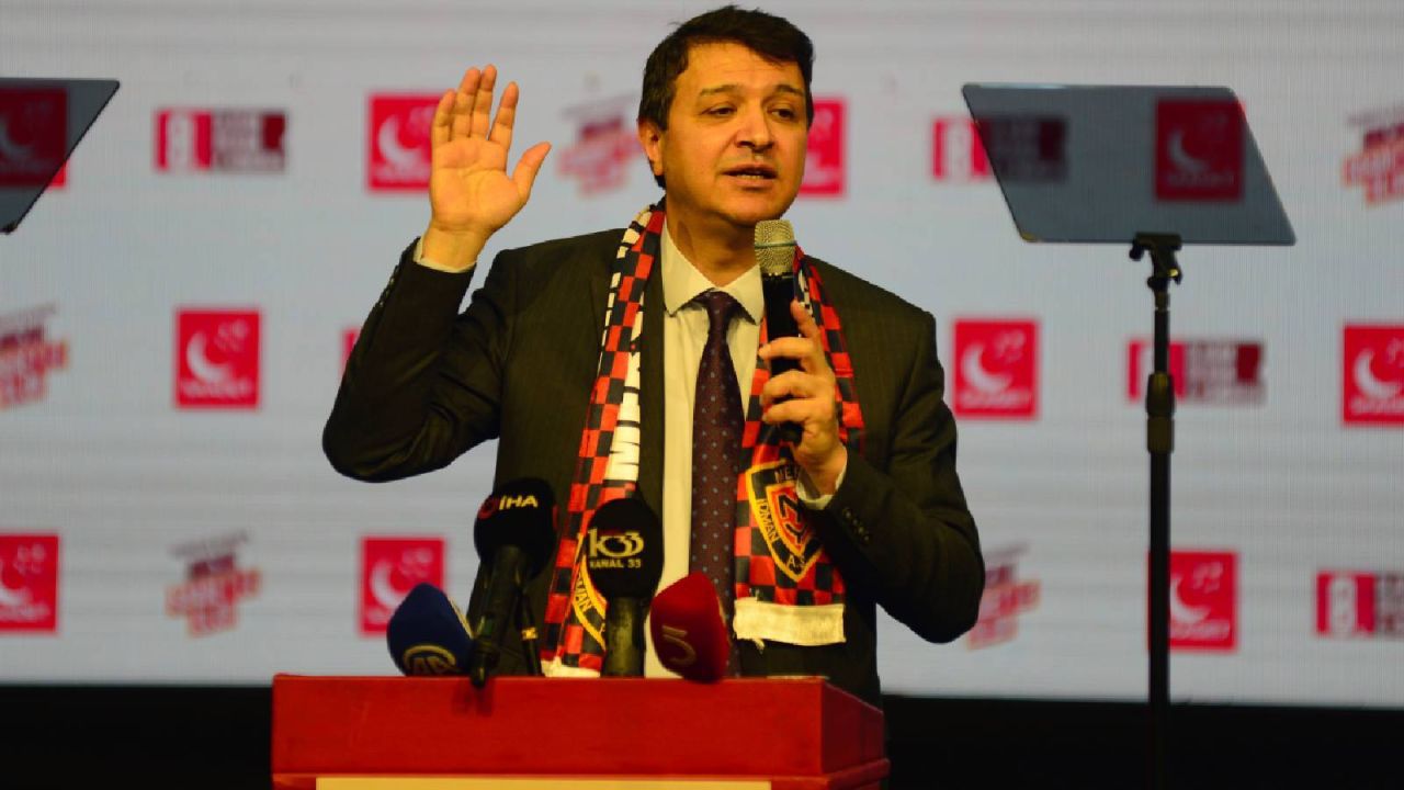 Mahmut Arıkan: Diplomaların Etrafındaki Siyasi Hesaplar Ülkenin Geleceğini Tehdit Ediyor