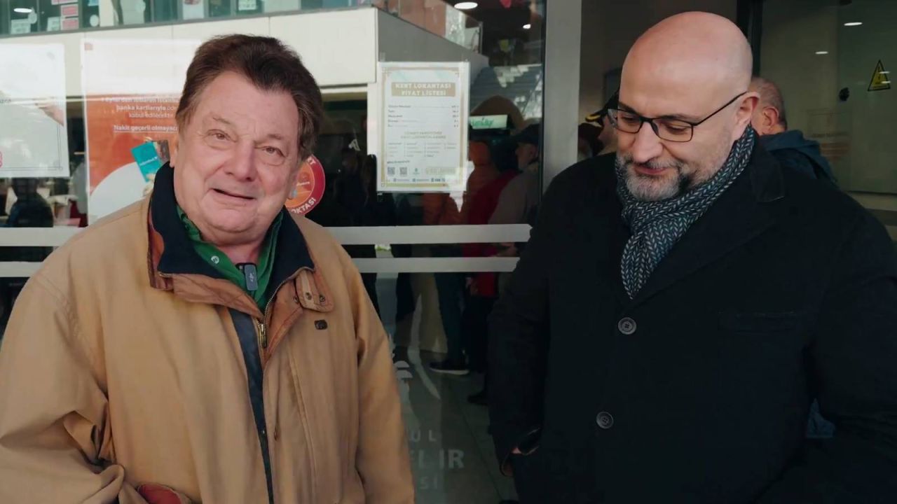 Cem Toker, Vedat Milor'un 'Kent Lokantası' Soruşturmasına Tepki Gösterdi: Belediye Hizmeti Nasıl Örtülü Reklam Olabilir?