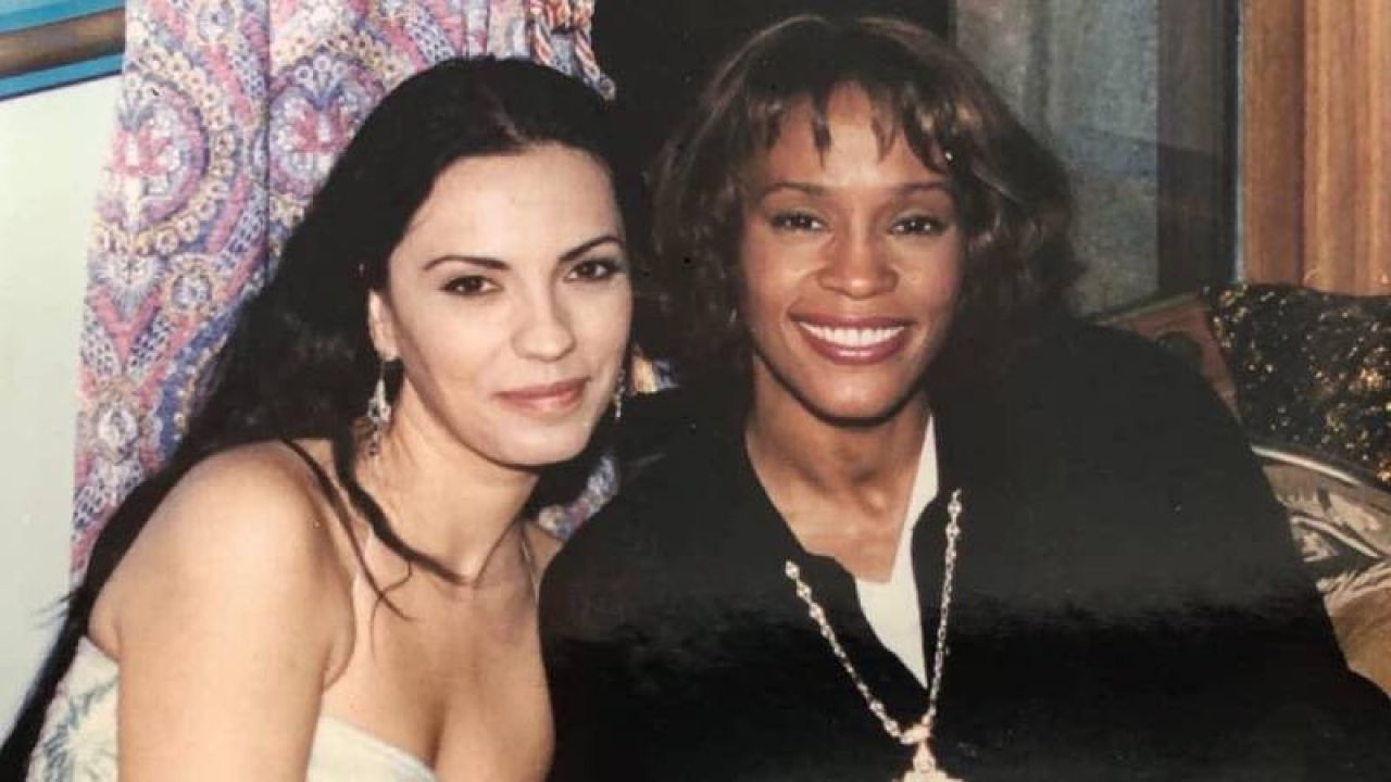 Yeşim Salkım ve Whitney Houston'ın yakın arkadaşlık kurduğu ortaya çıktı