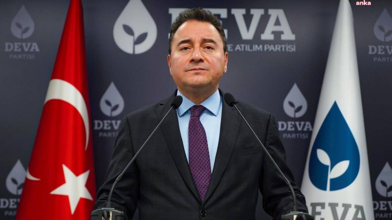 Babacan: Hükümet, gençleri dinden soğutarak adalet, ahlak ve maneviyatta gerileme yaşattı
