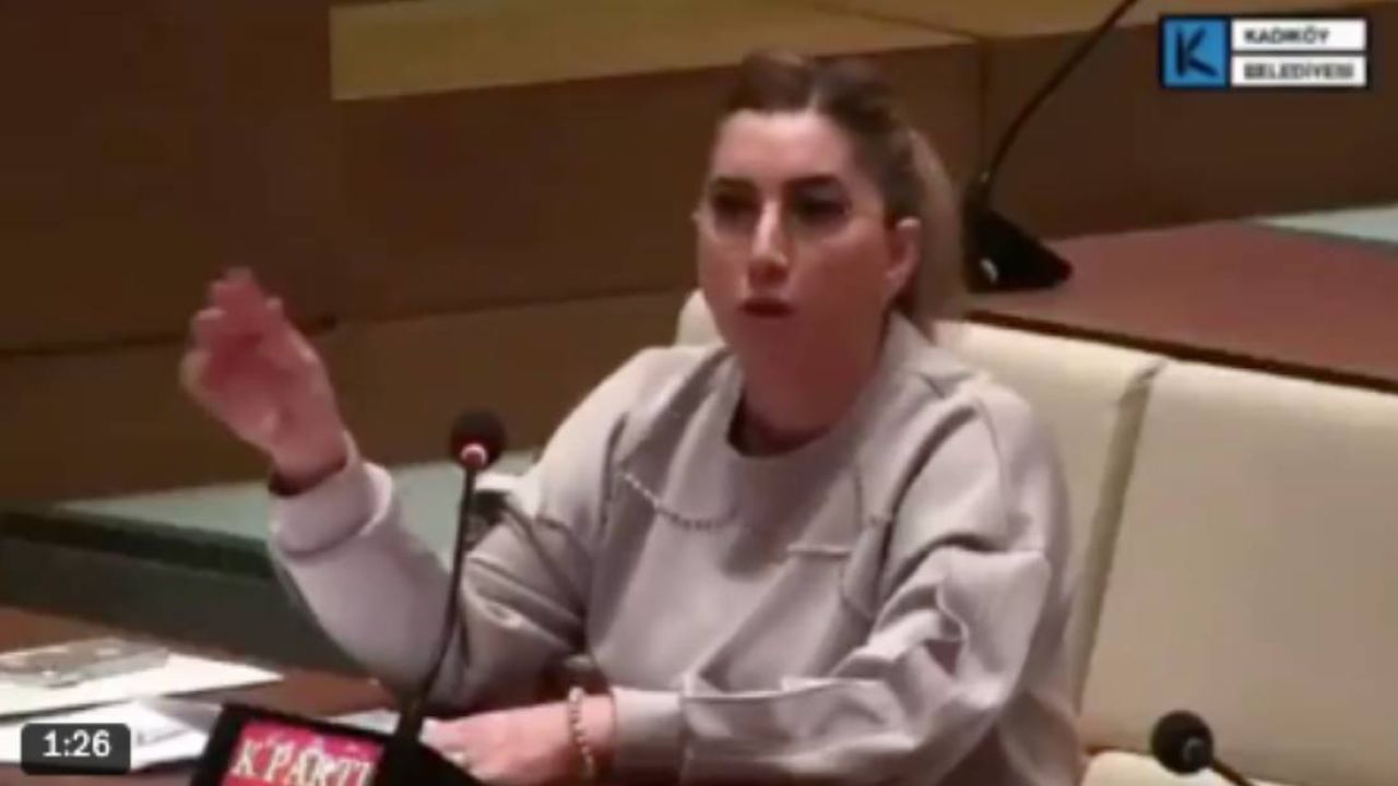 Kadıköy Belediyesi'nde disiplin süreci: CHP'li başkana AKP'li meclis üyesi tepkisi