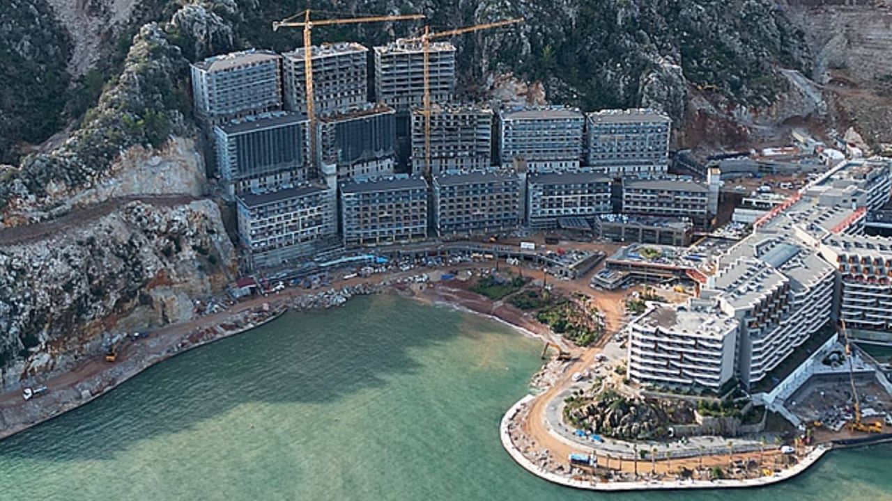 Marmaris Belediye Başkanı: Kızılbük Sinpaş İnşaatının Ruhsatları İptal Oldu, Ama Devam Ediyor

