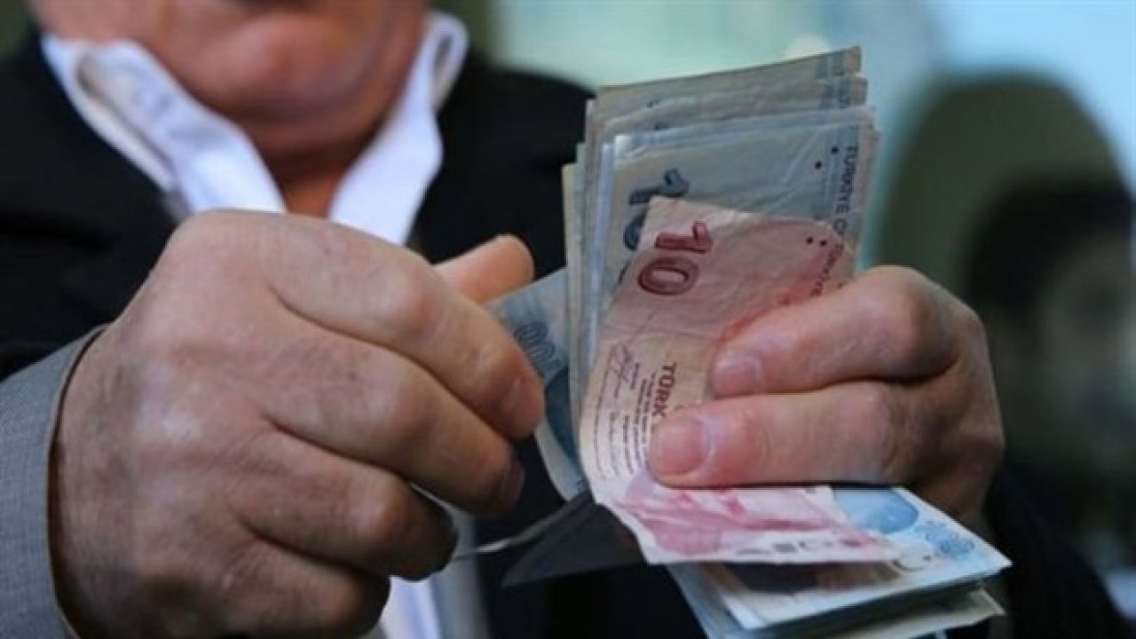 Milyonlarca emekliye müjde geldi! 8000 TL bayram ikramiyesi yatacak