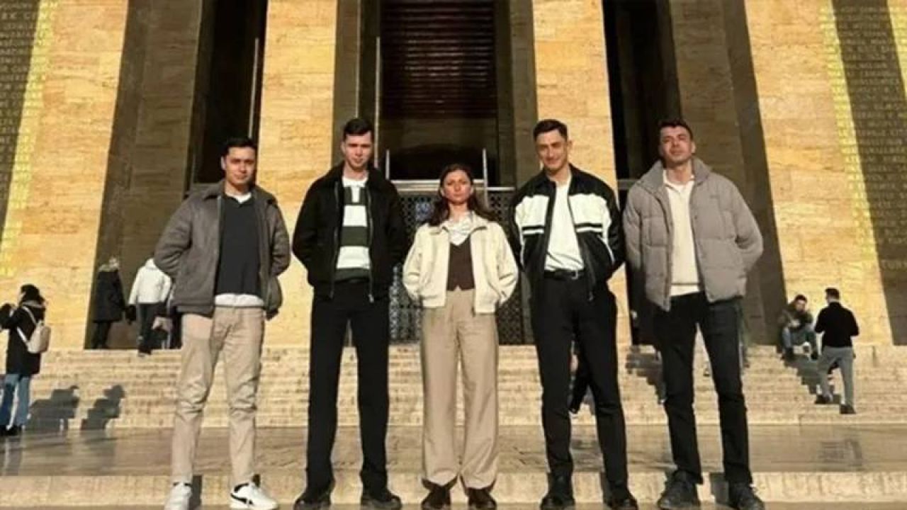 Teğmenler davayı izlemek için ortak ev tuttu