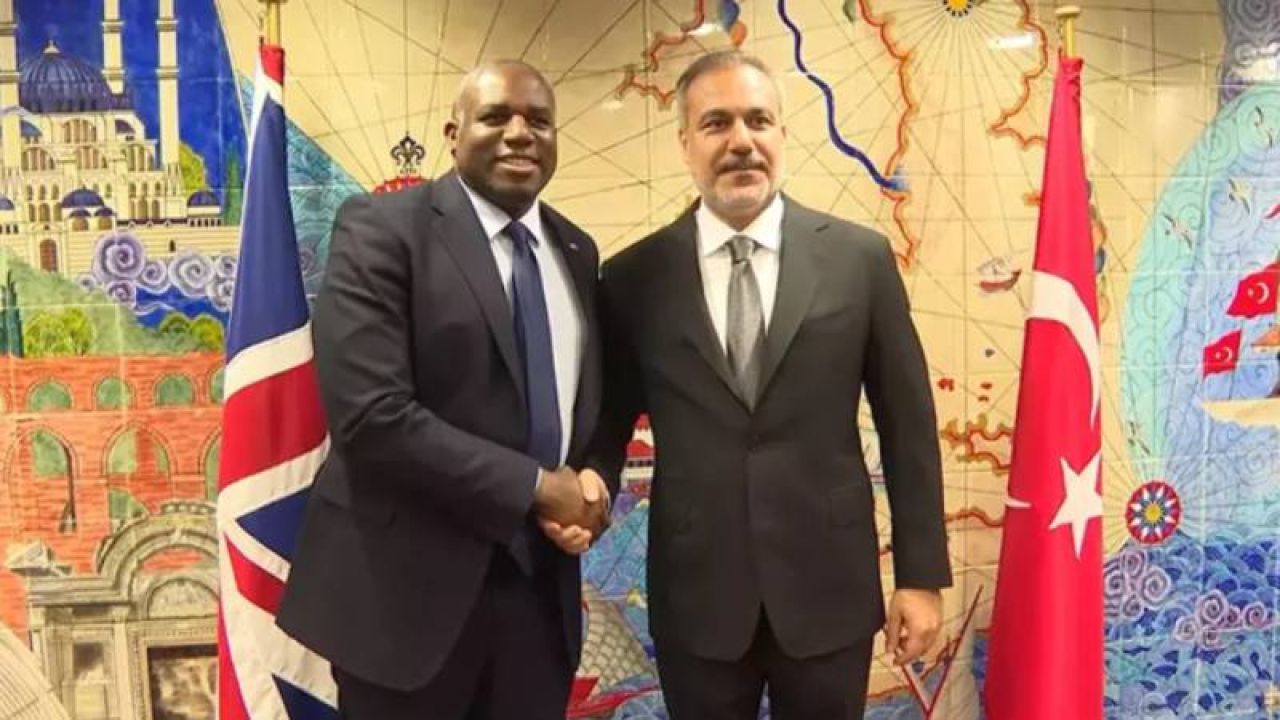 Dışişleri Bakanı Fidan, İngiliz Mevkidaşı İle Suriye Ve Avrupa Güvenlik Mimarîsini Görüştü