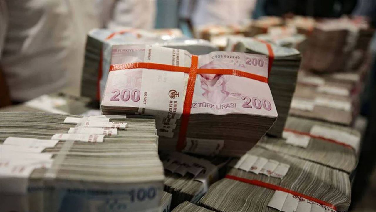 Hazine, iki ihalede 102,4 milyar lira borçlandı