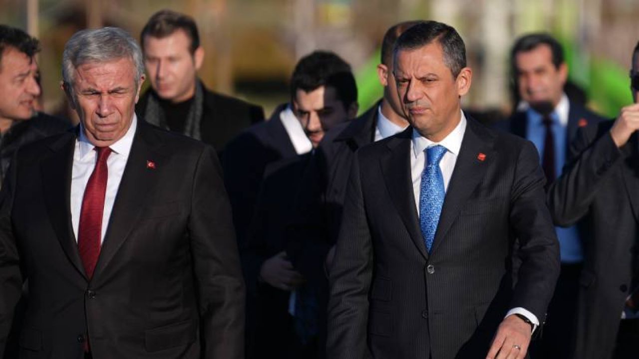 Mansur Yavaş'ın adaylığına ilişkin soruya Özel'den yanıt yok