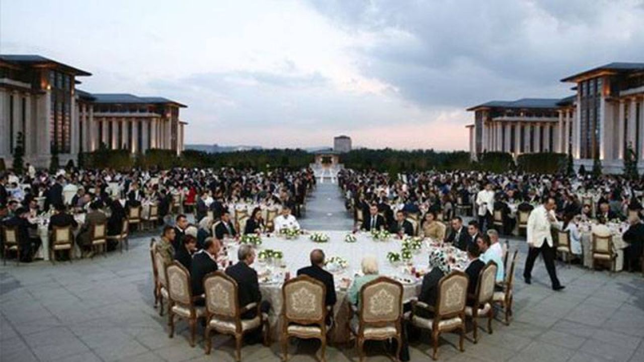 Saray'da 6 Bin Kişilik Iftar Sofrasının Günlük Maliyeti 1.5 Milyon TL