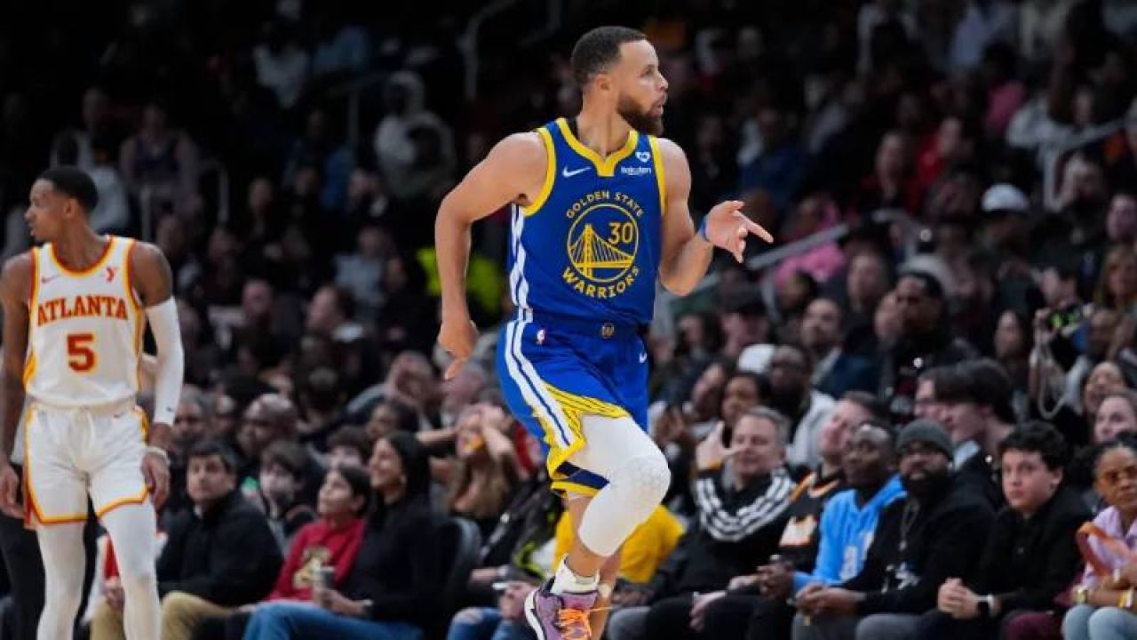Stephen Curry, NBA tarihinde eşi benzeri görülmemiş bir rekor kırdı