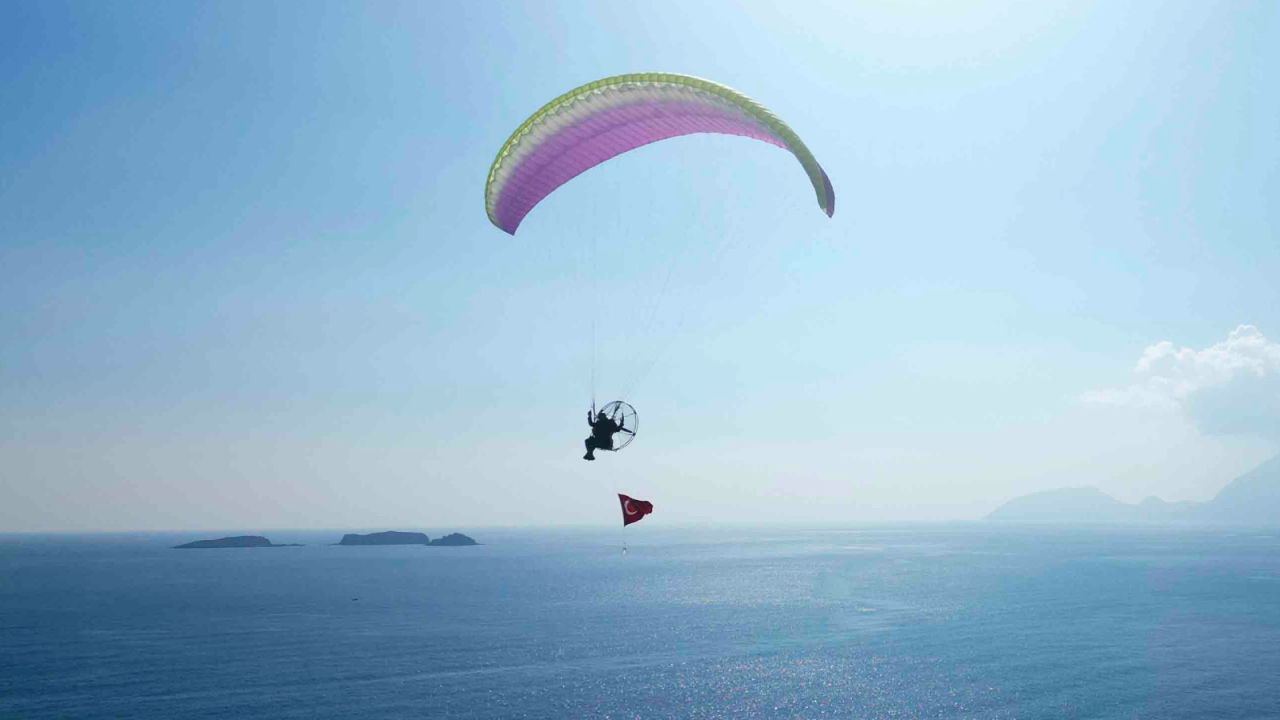 Kemer, 'Earth to Sky' Etkinliğiyle Gökyüzüne Şenlik Katıyor