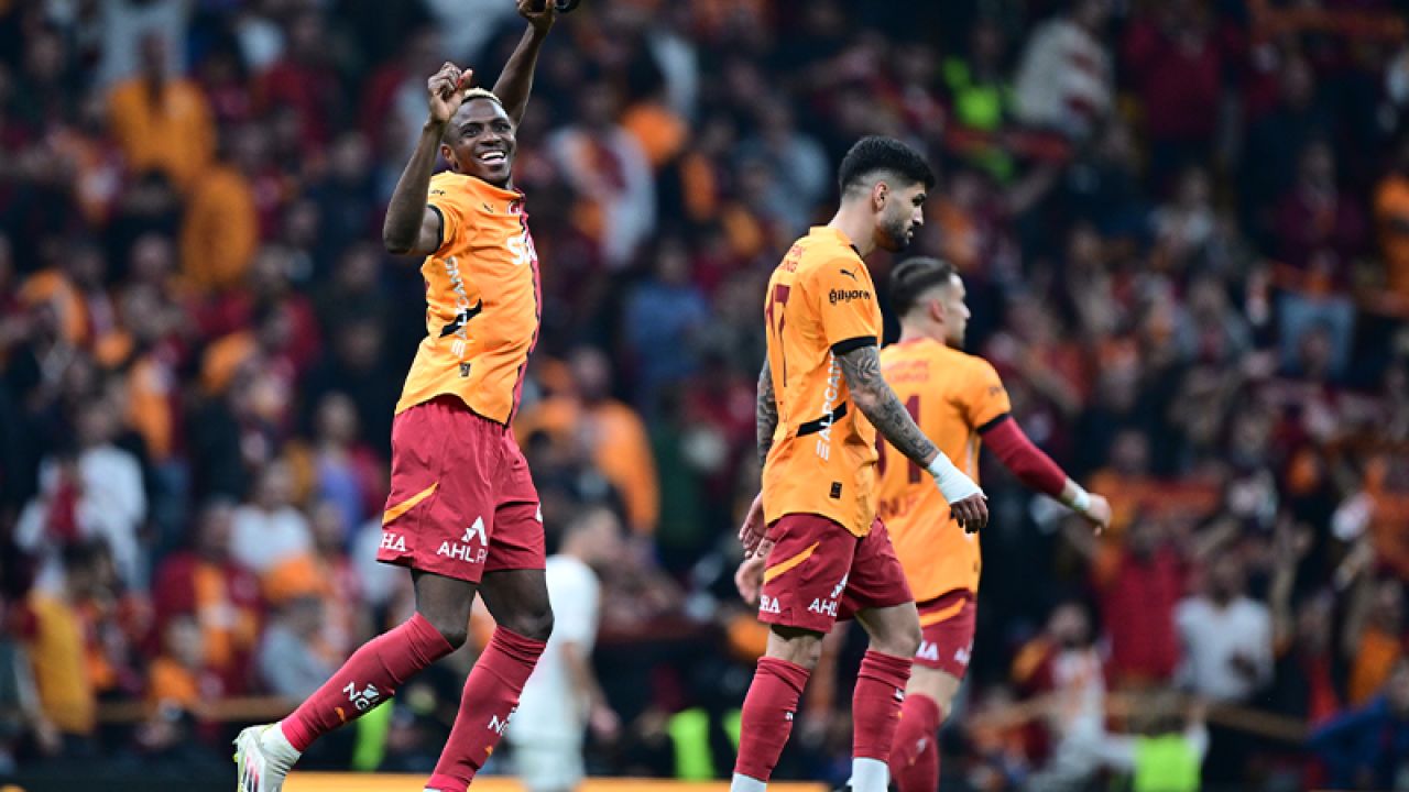 Osimhen'den Galatasaray Taraftarına: Dans Ayakkabılarınızı Hazırlayın
