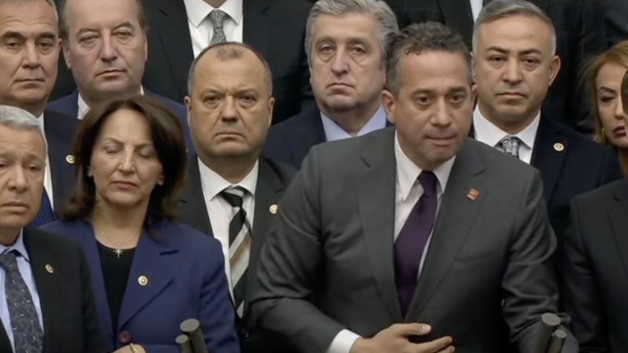 Meclis'te İmamoğlu protestosu: 86 milyon için umut, tanmışlar cumhurbaşkanı adayının önünü kesemez