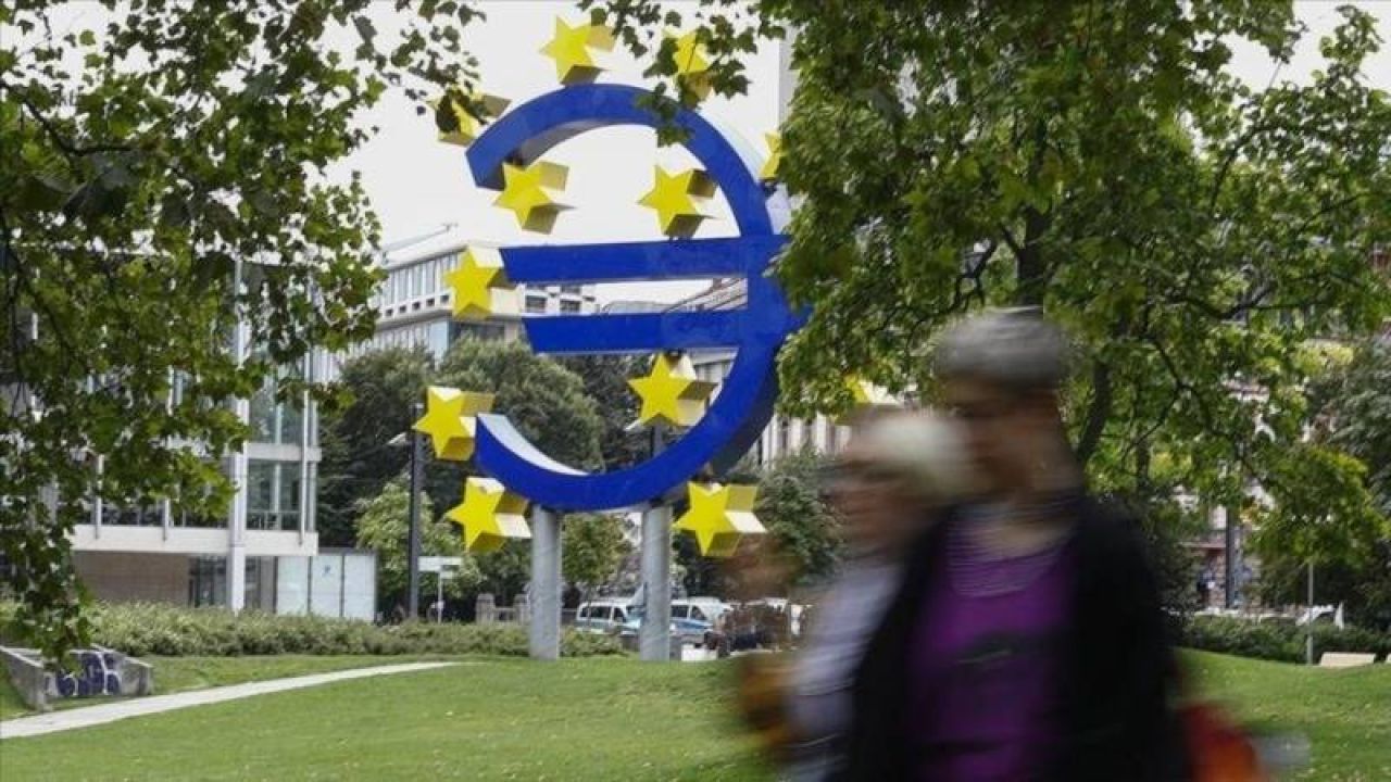 Euro Bölgesi'nde İşsizlik Ağustosta Yüzde 6,3'e Geriledi
