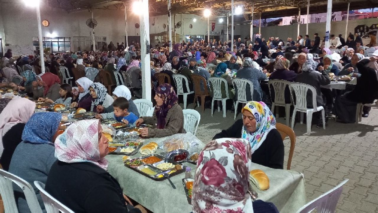 Denizli'de 400 kişi imece usülüyle iftar sofrasında buluştu