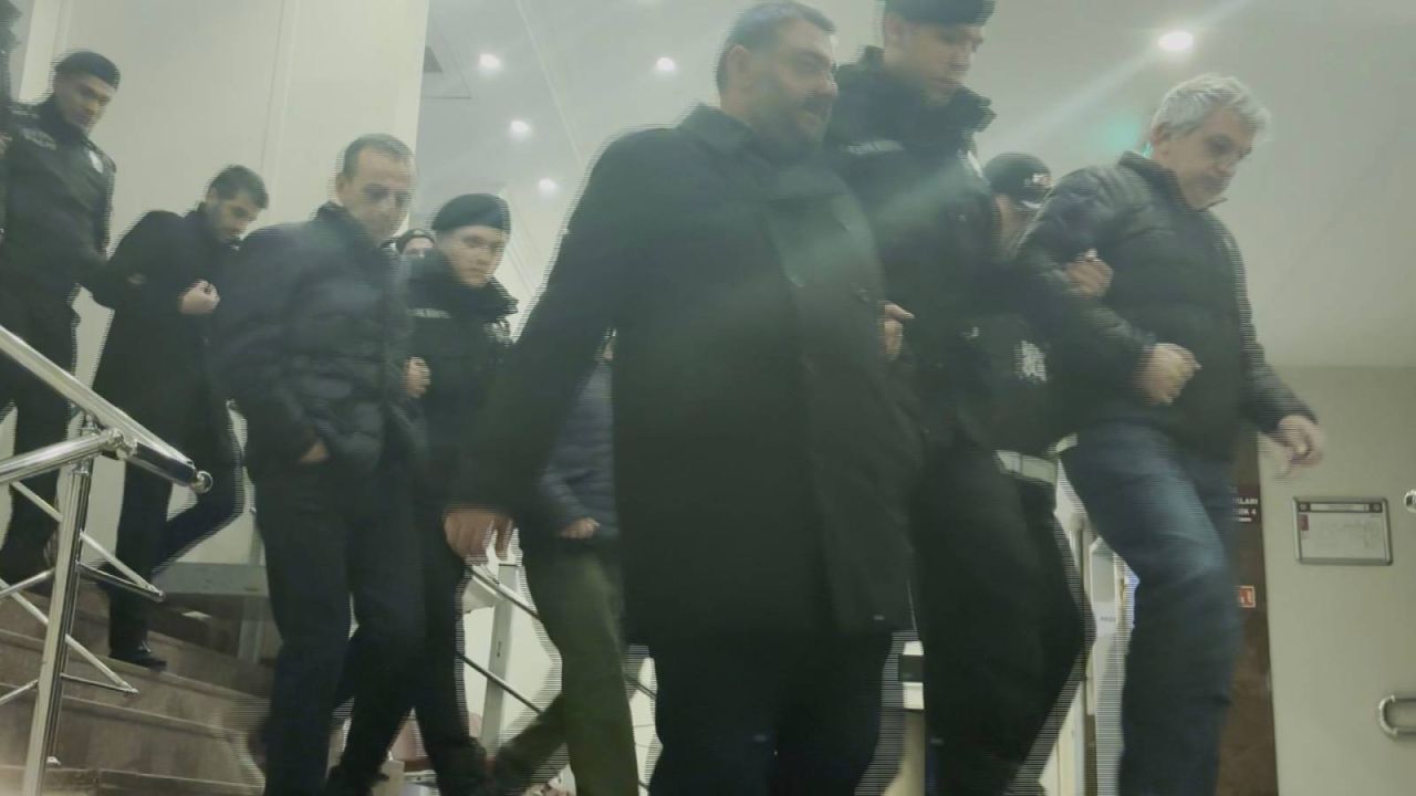 İBB Soruşturmaları Kapsamında Gözaltına Alınanlar Sağlık Kontrolünden Geçirildi