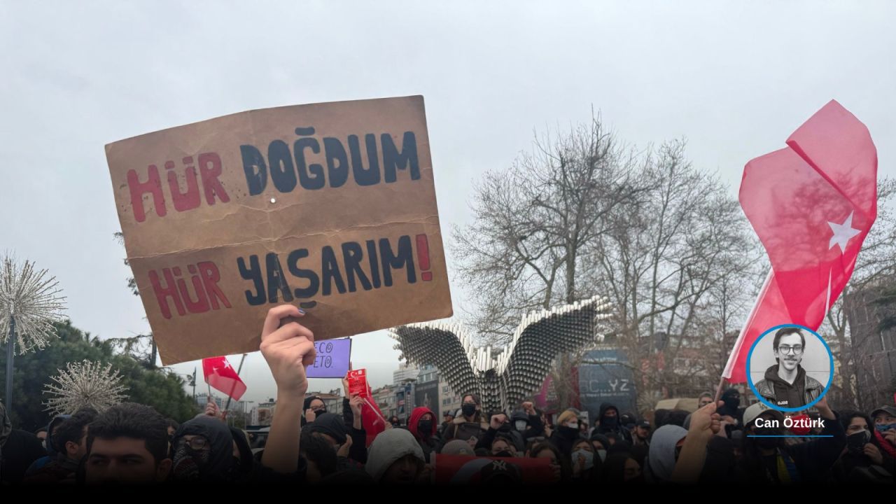 Beşiktaş meydanında öğrenci protestosu: Polis ablukası ve sloganlar