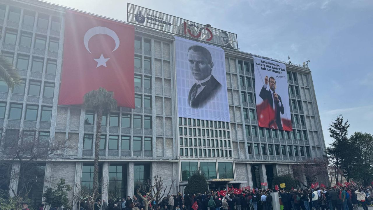 İstanbul'un yeni başkan adayları konuşuluyor: Kulislerde hangi isimler öne çıkıyor?