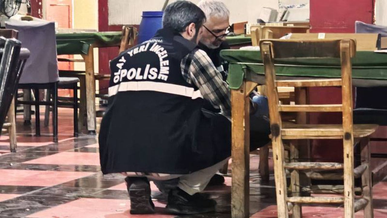 Kahvehaneye silahlı saldırı: 17 yaşındaki genç 2 kişiyi öldürdü