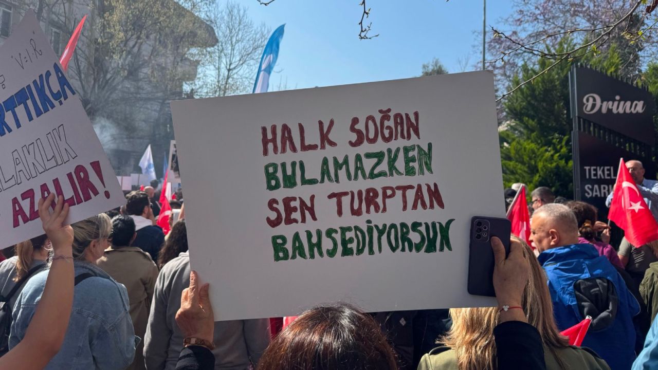 CHP'nin Maltepe mitinginde hazırlıklar tamamlandı, vatandaşlar alana alınmaya başlandı