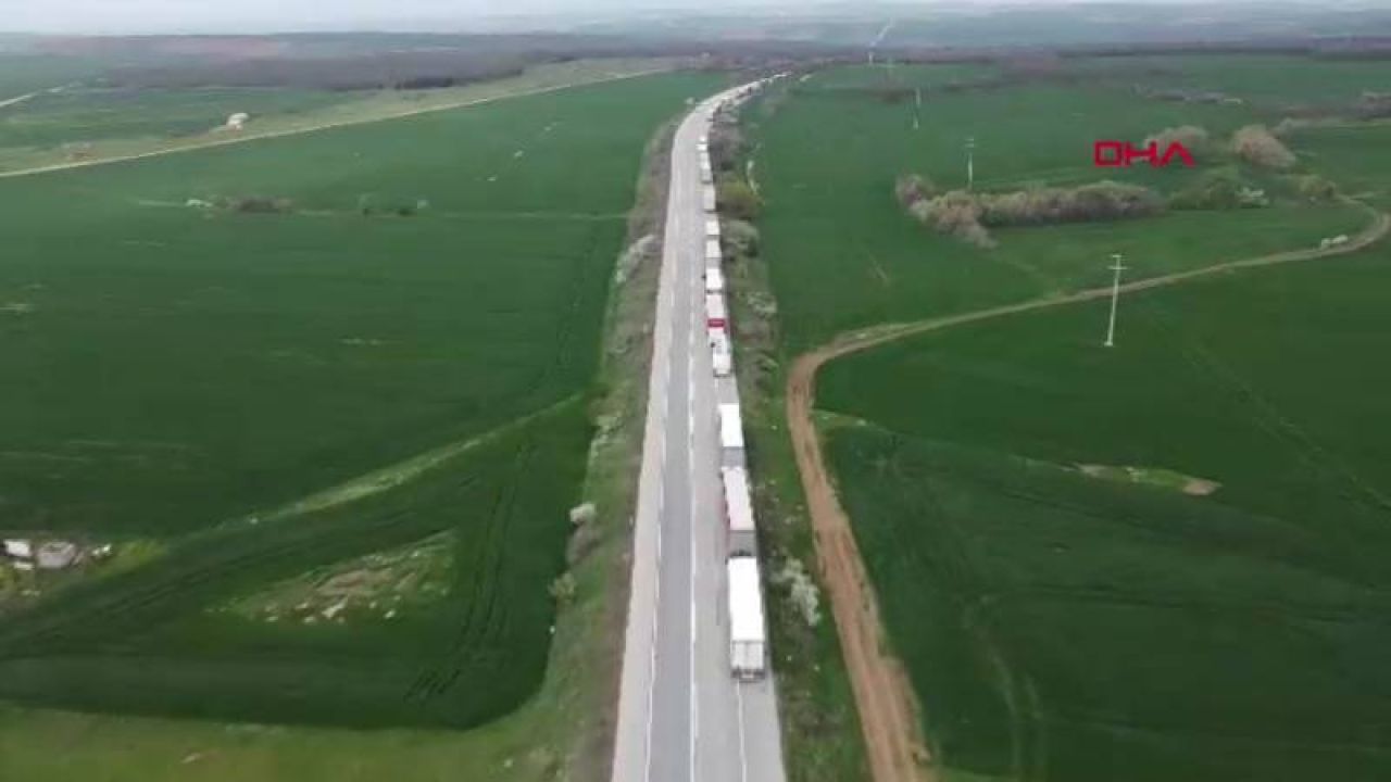 Hamzabeyli Sınır Kapısında Kilometrelerce TIR Kuyruğu Oluştu