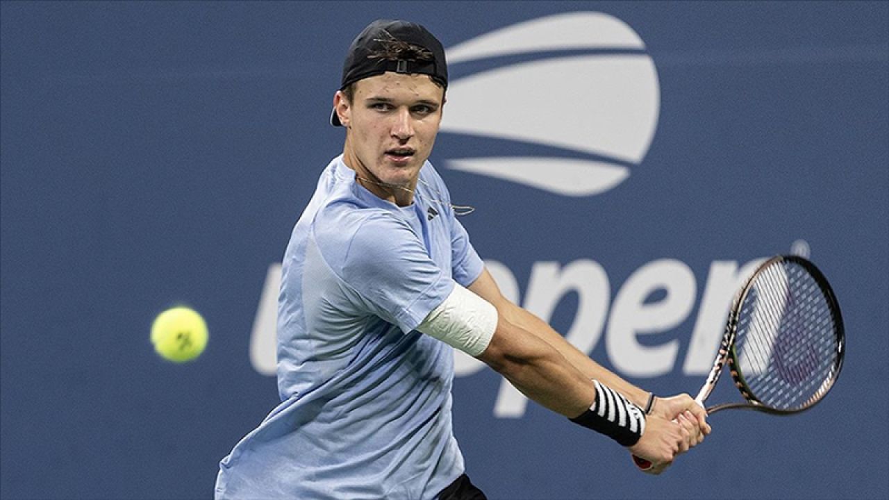 Jakub Mensik, Novak Djokovic'i Geçerek Miami Açık Şampiyonu oldu