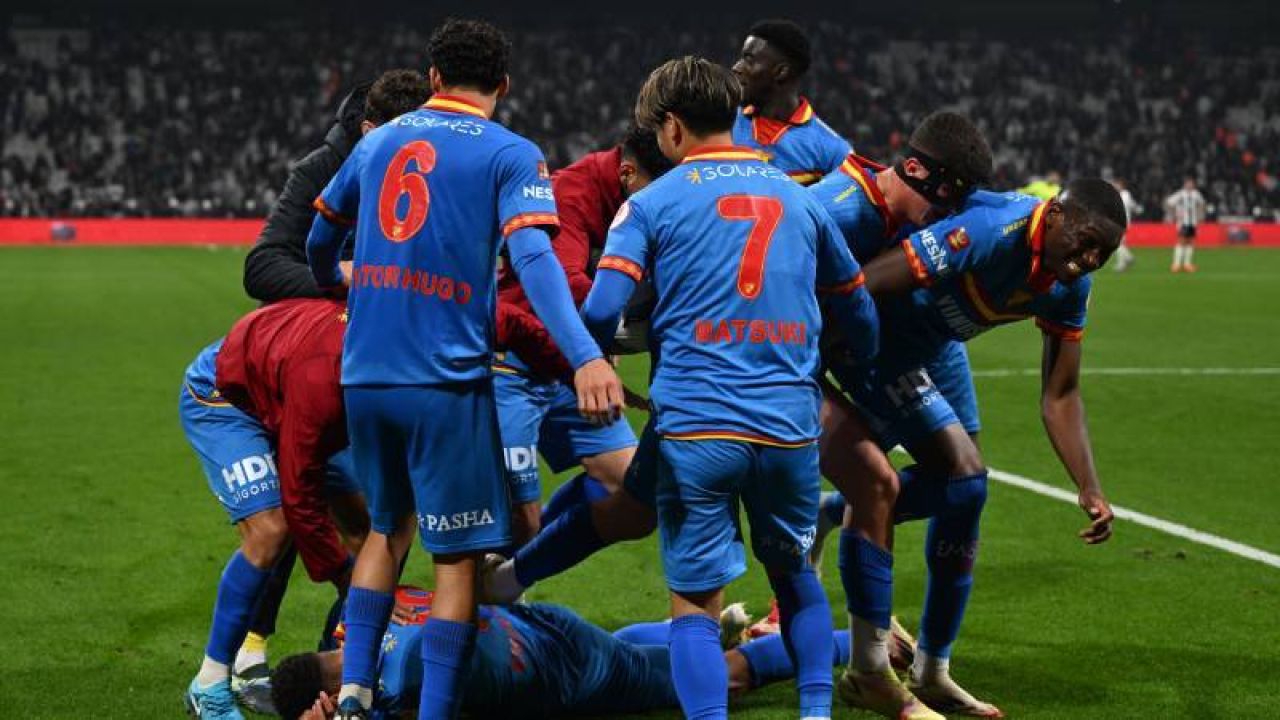 Göztepe 49 yıl sonra Türkiye Kupası'nda yarı finale yükseldi