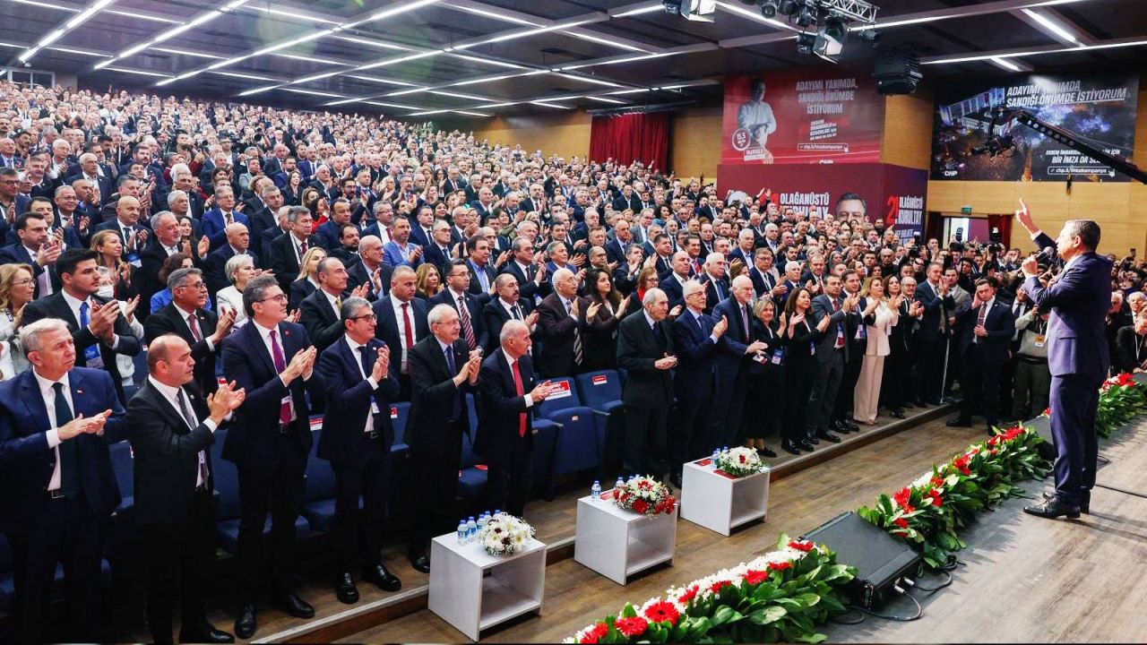 CHP yönetimi, olağanüstü kurultayın ardından iki ana başlıkta yoğunlaşacak